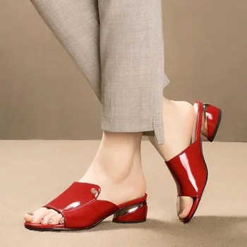 Красные Сексуальные женские тапочки из искусственной мягкой кожи 2024, новые летние модные туфли-шлепанцы на каблуке для девочек, удобные женские тапочки-шлепанцы